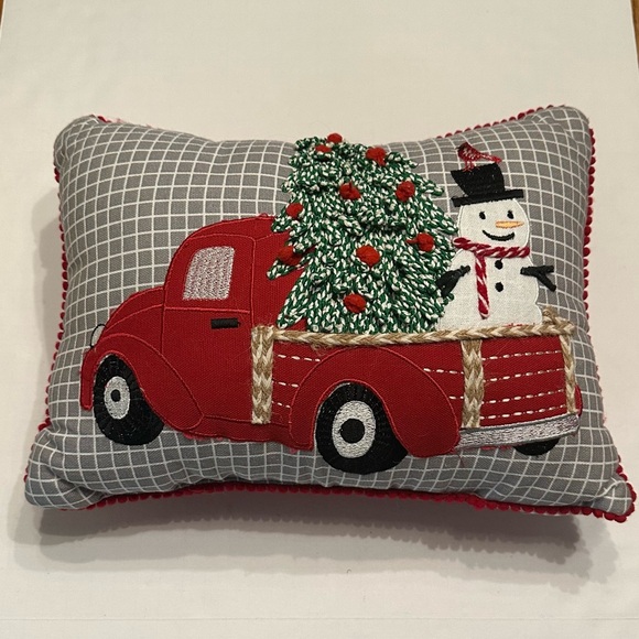 Queen West Trading Company Textured Holiday Throw Pillow Pick Up Tree Snowman - Picture 1 of 5
